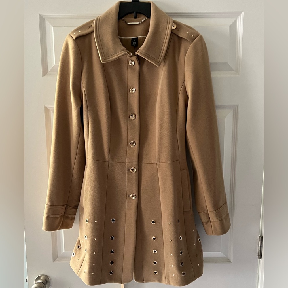 Gorgeous tan White House Black Market winter coat with gold detail.